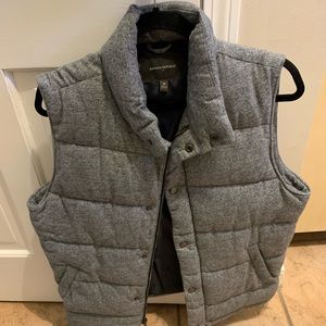 Banana Republic Grey men’s warm vest